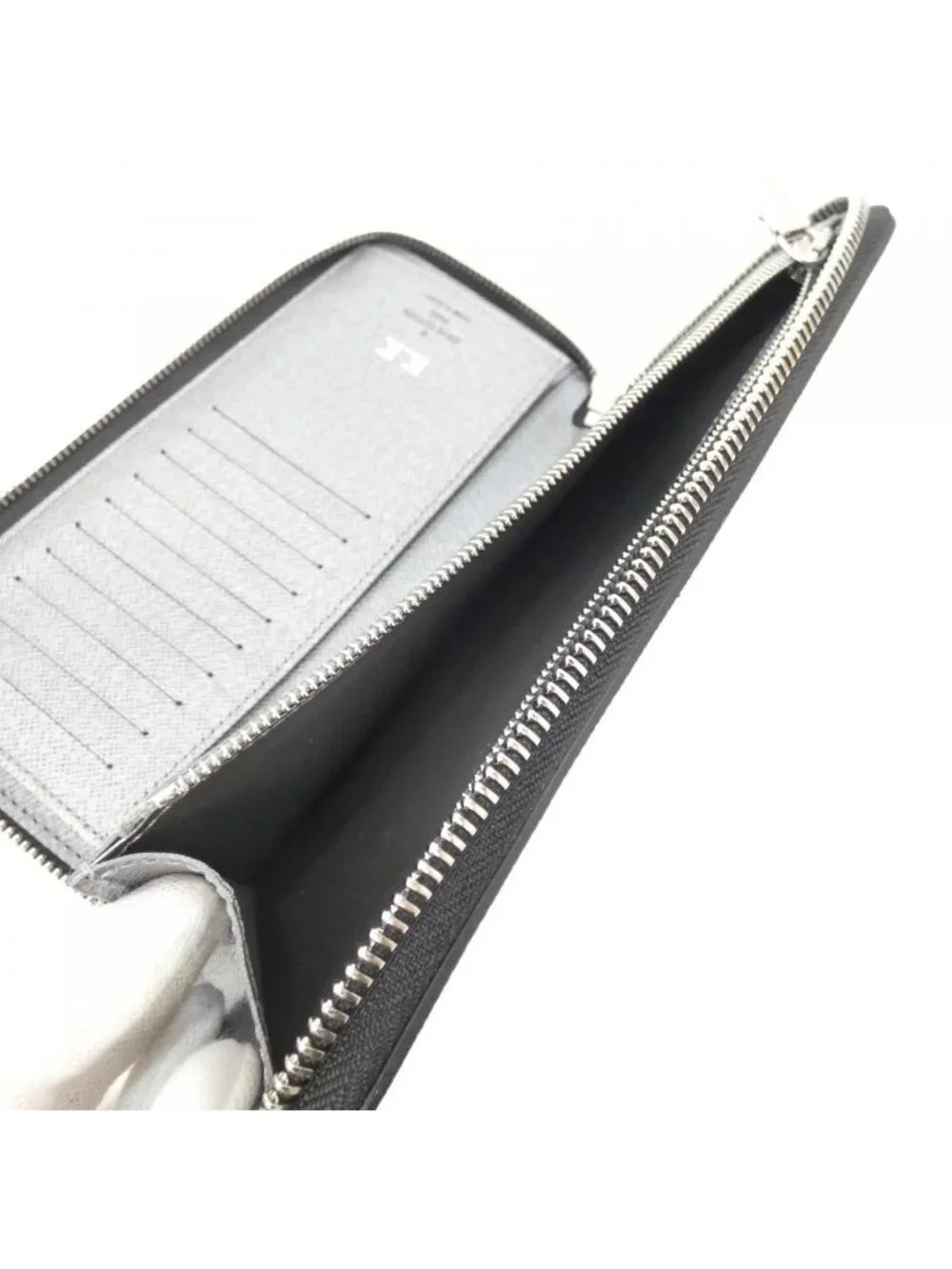 Louis Vuitton Taiga Llama Zippy Wallet Vertical